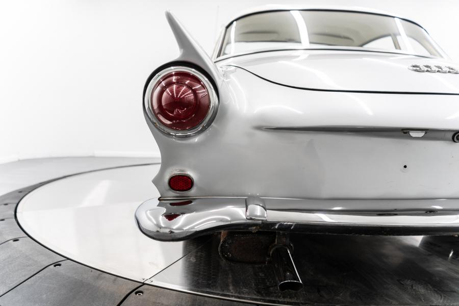 Детали экстерьера Auto Union 1000 SP Coupe 1960 года  (фото 19 из 84)